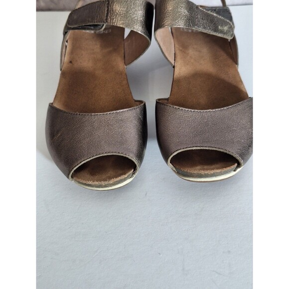Dansko Vera Sandals Sz 39 US 9 Metallic Pewter Peep Toe Adjustable Strap Casual - Picture 4 of 14